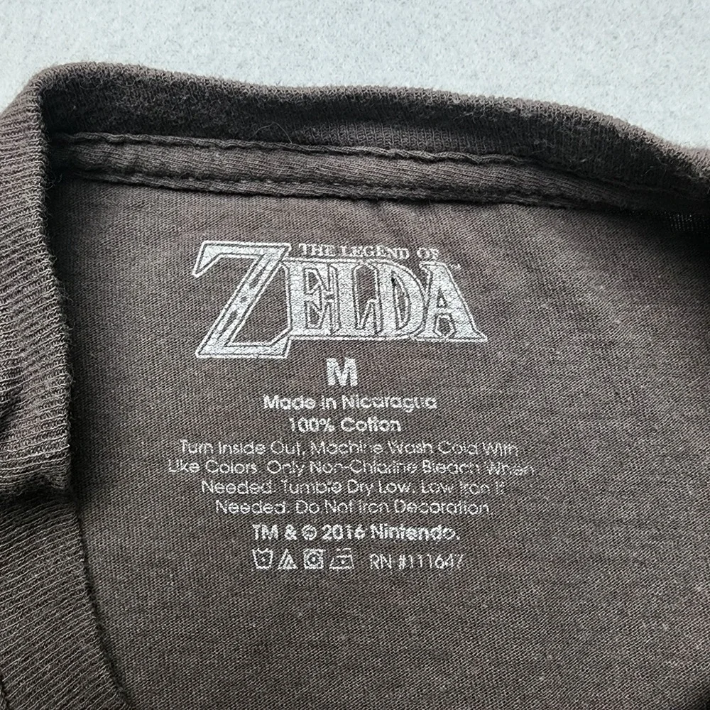 Nintendo The Legend of Zelda Toon Link Pocket Graphic T-Shirt Brown Women's Med.